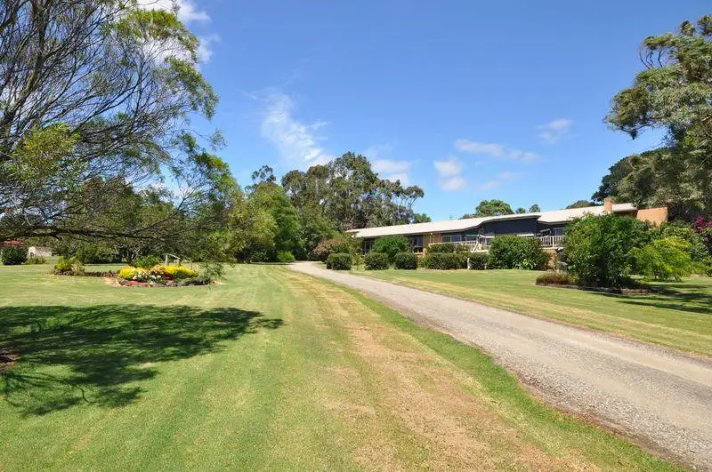 Main view of Homely house listing, 19 Arnup Crescent, Drouin VIC 3818