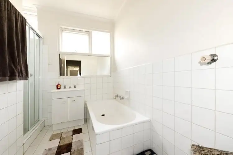 Fifth view of Homely apartment listing, 2/33 Fulton Street, St Kilda East VIC 3183