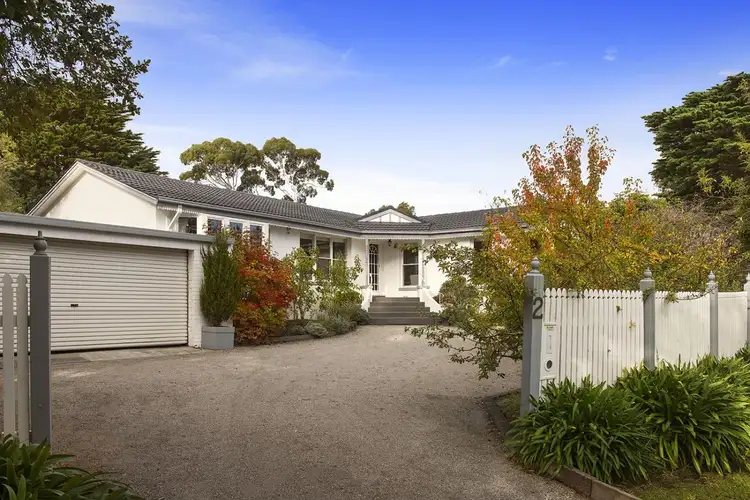 2 Camborne Avenue, Mount Eliza VIC 3930