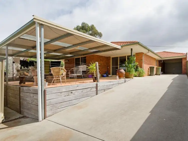 2/21 Montgomery Street, Castlemaine VIC 3450