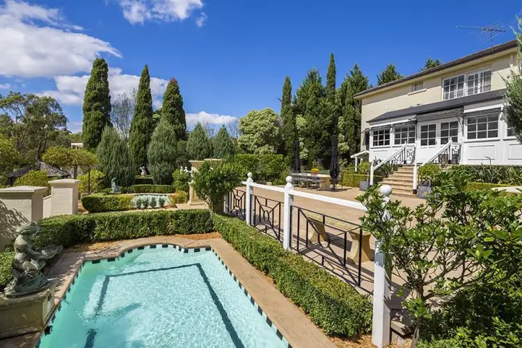 3 McCutcheon Close, Mount Eliza VIC 3930