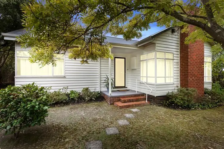 11 Tara Avenue, Blackburn VIC 3130