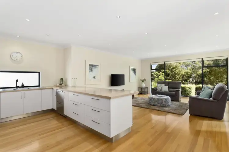 Sixth view of Homely house listing, 14 Woodlands Grove, Frankston VIC 3199