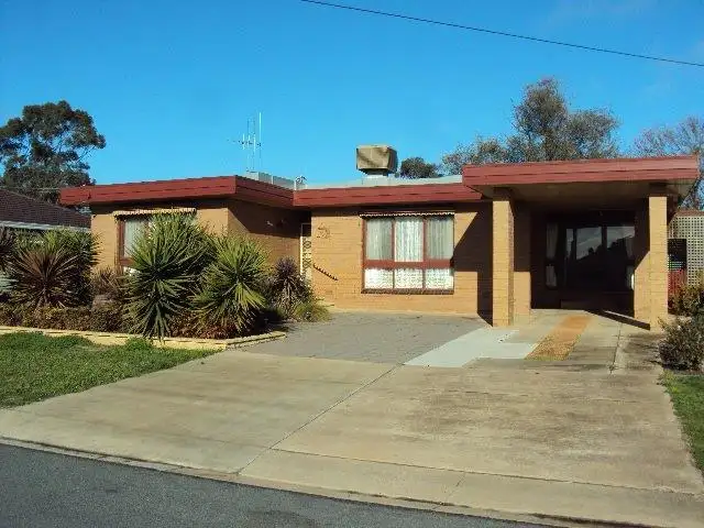 8 Fuller Street, Maryborough VIC 3465