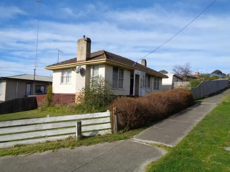 **UNDER CONTRACT**20 Butters Street, Morwell VIC 3840