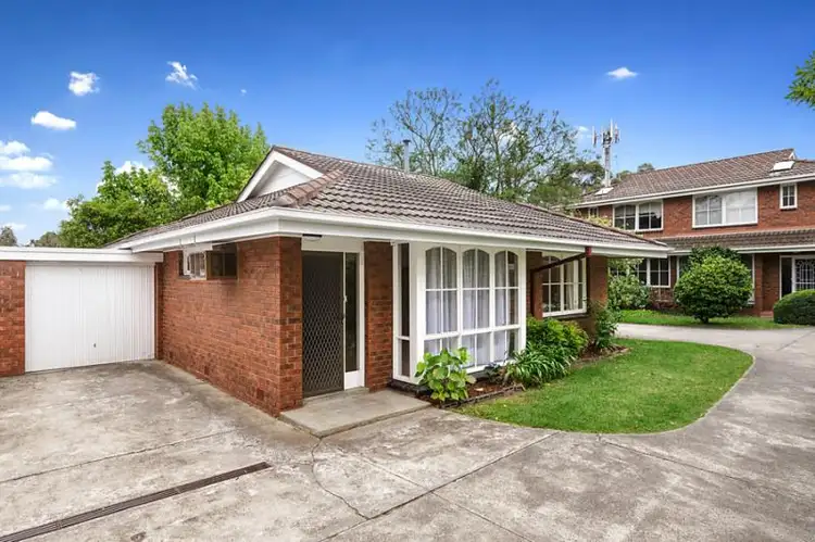 2/11 Glen Ebor Avenue, Blackburn VIC 3130
