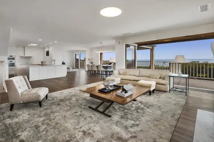 28 Watts Parade, Mount Eliza VIC 3930