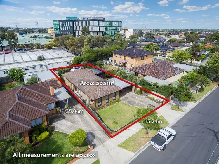 2 Santiago Street, St Albans VIC 3021