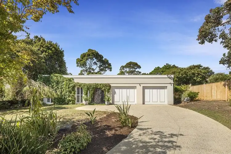 16 Glen Shian Lane, Mount Eliza VIC 3930