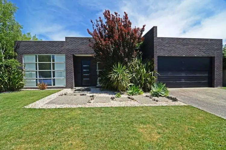 1885 Sturt Street, Alfredton VIC 3350