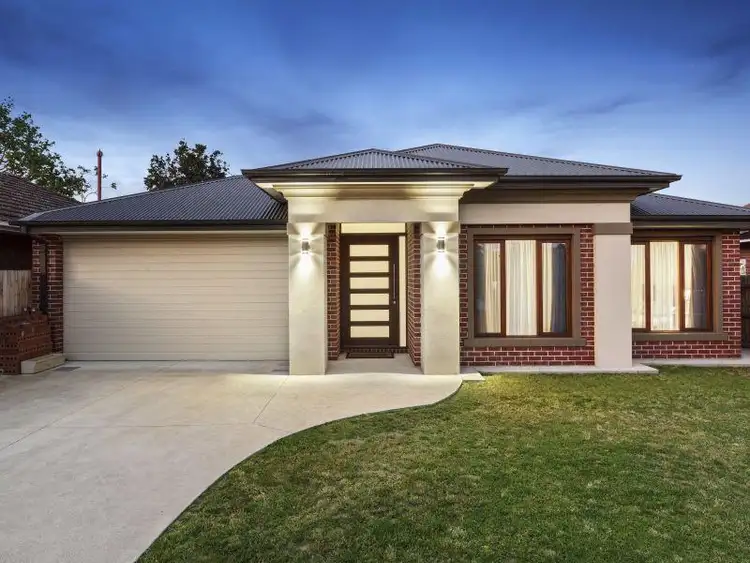 25 Wallace Road, Burwood VIC 3125