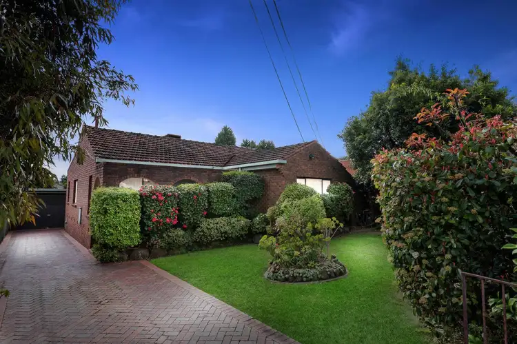 33 Esdale Street, Blackburn VIC 3130