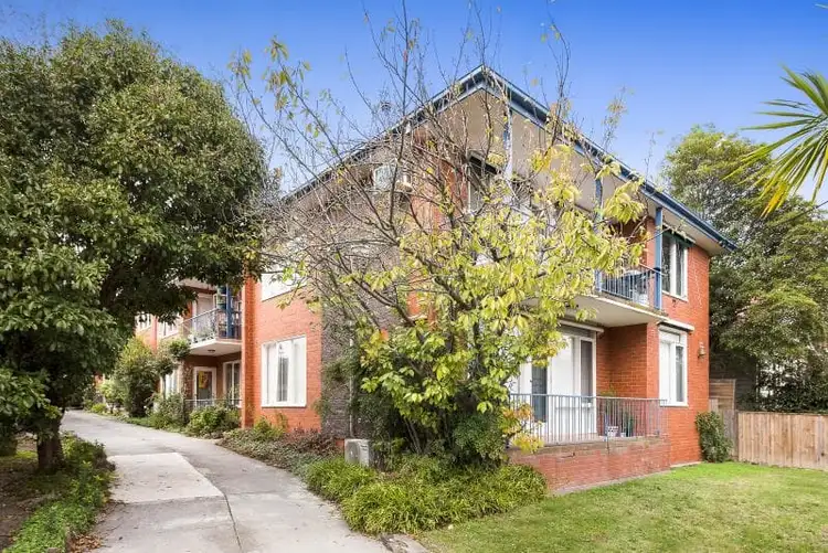 8/18 Louise Avenue, Mont Albert VIC 3127