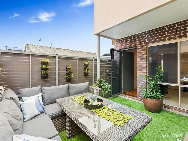 1/2 Minna Street, Blackburn VIC 3130