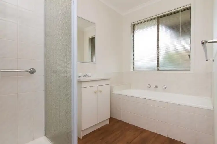 Fifth view of Homely unit listing, 2/37 Navarre Drive, Cranbourne West VIC 3977