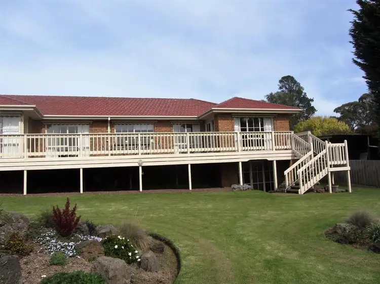 Second view of Homely house listing, 8 Waratah Court, Drouin VIC 3818