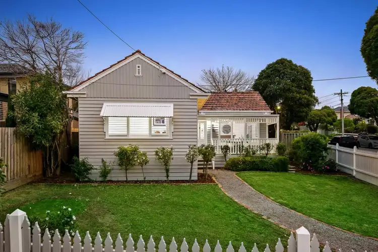 19 Eden Avenue, Box Hill South VIC 3128