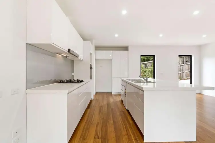 Fourth view of Homely townhouse listing, 2/28 Heatherdale Road, Mitcham VIC 3132