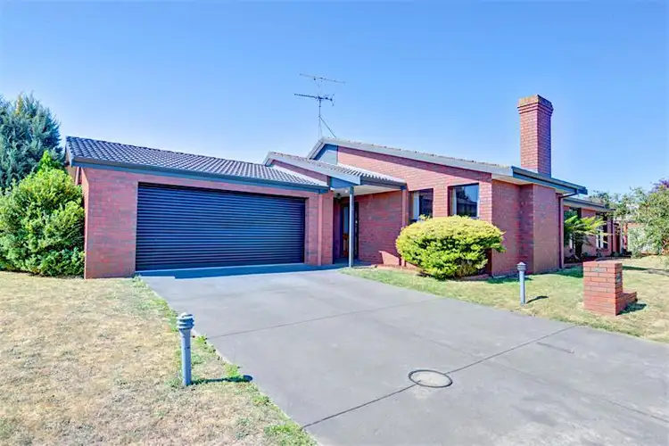 2 Horsham Crescent, Alfredton VIC 3350