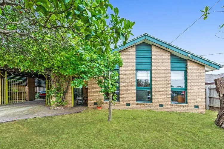 10 Dover Street, Albanvale VIC 3021