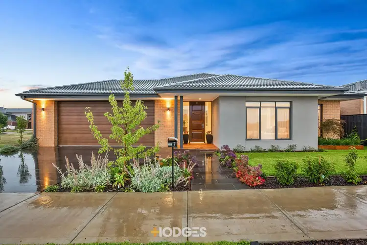 3 Deoro Parade, Clyde North VIC 3978