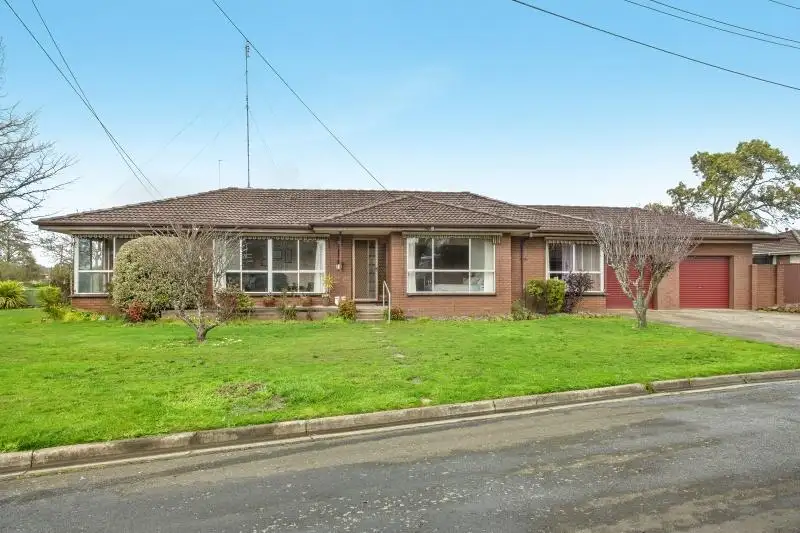 Main view of Homely house listing, 11 Mimosa Avenue, Alfredton VIC 3350