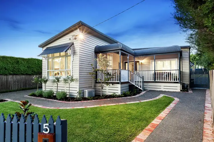 5 Lake Avenue, Mitcham VIC 3132