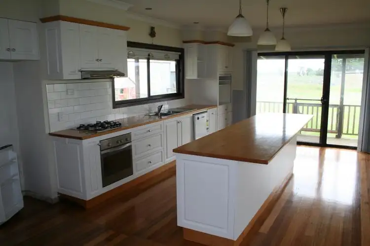 679 Bucks Road, Simpson VIC 3266