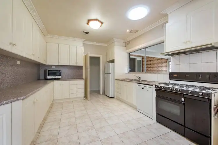 Fifth view of Homely house listing, 2 Black Street, Oakleigh East VIC 3166