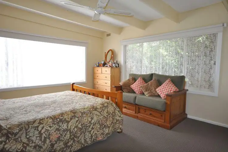 Sixth view of Homely house listing, 8 Valleyview Street, Warragul VIC 3820