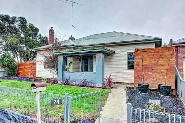 24 Birdwood Avenue, Sebastopol VIC 3356