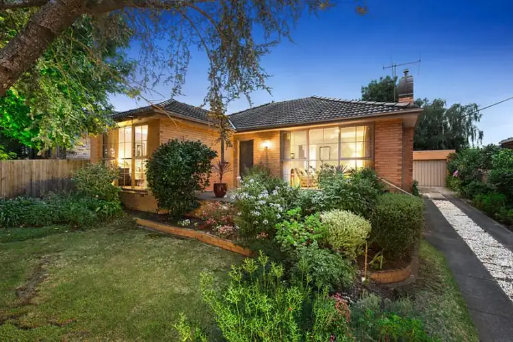 15 Cherry Orchard Rise, Box Hill North VIC 3129
