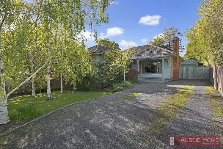 11 Halsey Street, Box Hill South VIC 3128