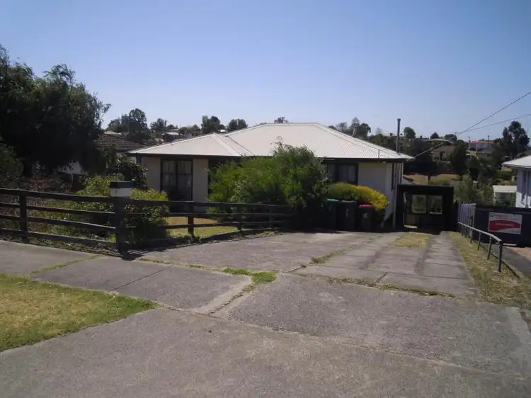 **UNDER CONTRACT**37 Dunbar Avenue, Morwell VIC 3840