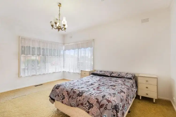 Fourth view of Homely house listing, 2 Burgundy Crescent, St Albans VIC 3021