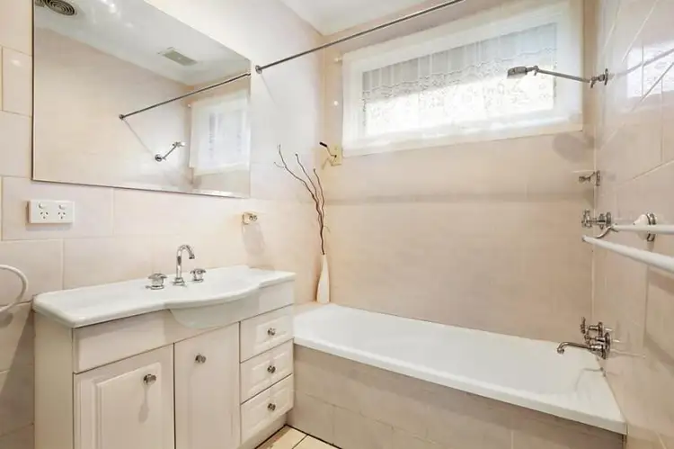 Fourth view of Homely unit listing, 2/180 Surrey Road, Blackburn VIC 3130