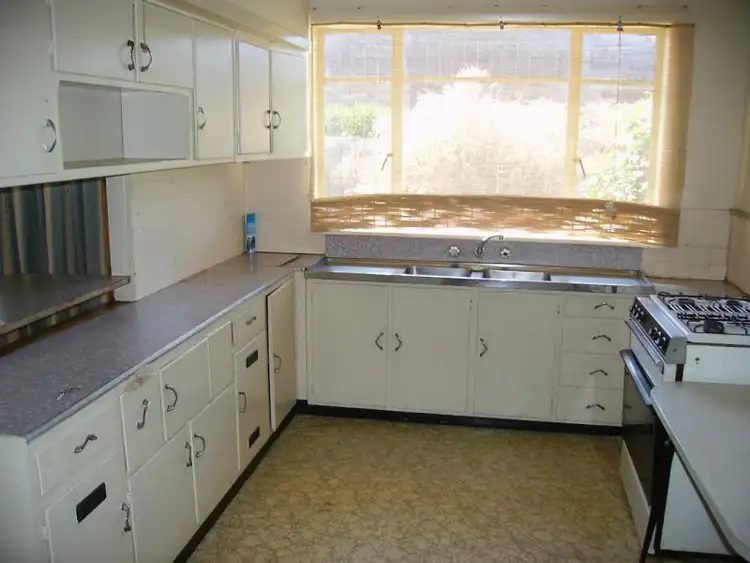 Fifth view of Homely house listing, **UNDER CONTRACT*184 Maryvale Road, Morwell VIC 3840
