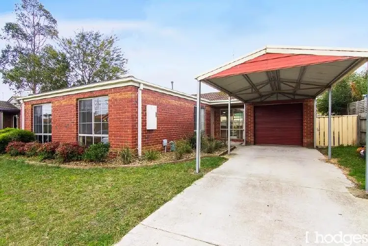3 Kent Court, Cranbourne North VIC 3977
