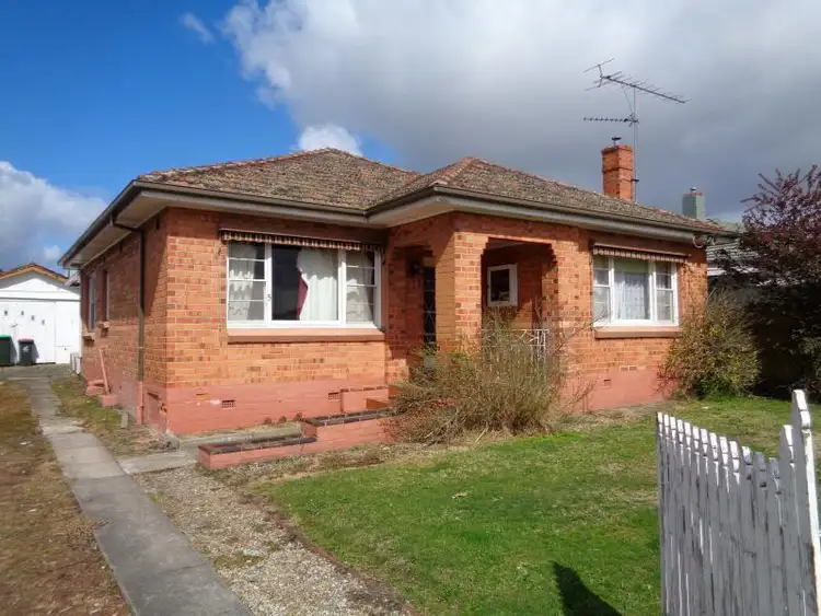 **UNDER CONTRACT**5 Roger Street, Morwell VIC 3840