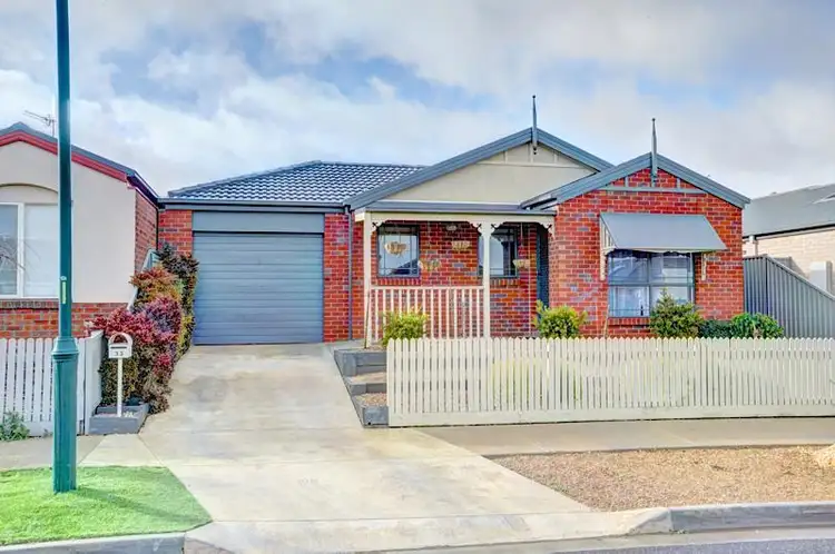 33 Oscar Drive, Sebastopol VIC 3356