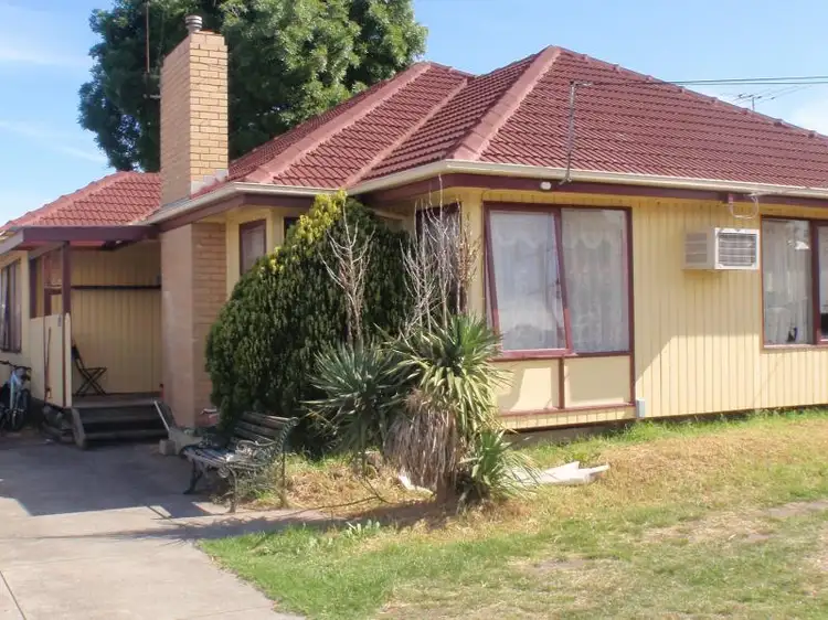 9 Power Street, St Albans VIC 3021