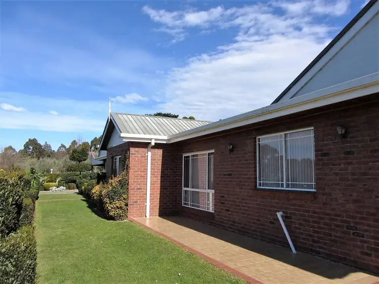 Second view of Homely rural property listing, 4 Quentin Court, Drouin VIC 3818