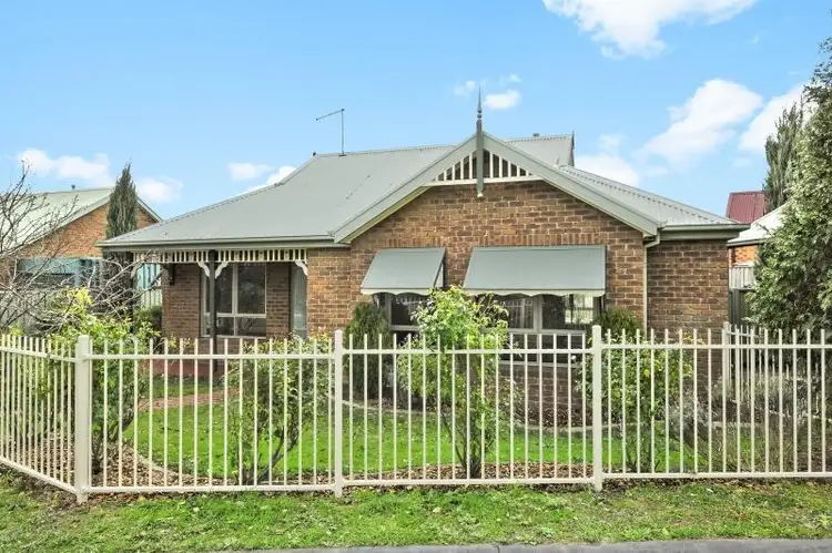 2 Castle Court, Ballarat East VIC 3350
