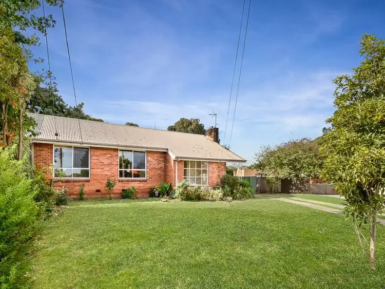 Main view of Homely house listing, 8 Erica Court, Bellfield VIC 3081