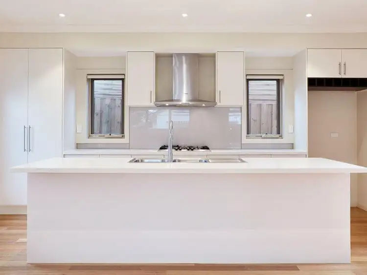 Fourth view of Homely townhouse listing, 1/110 Parer Street, Burwood VIC 3125