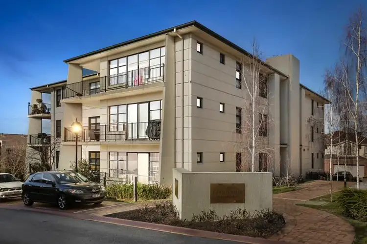 1/1 Conservatory Drive, Burwood VIC 3125