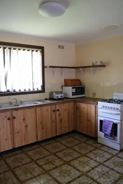 Fourth view of Homely unit listing, 4/30-32 Ivanhoe Avenue, St Albans VIC 3021