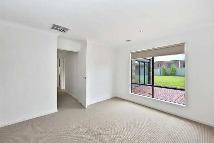 Sixth view of Homely house listing, 8 Parkhaven Court, Mount Clear VIC 3350