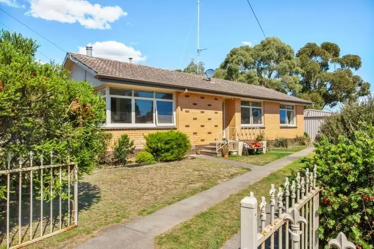 37 Lovenear Grove, Ballarat East VIC 3350