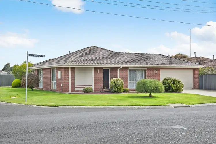 15 Ulswater Road, Wendouree VIC 3355